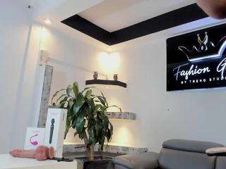 Ana-Ruiz nude and sexy before cam for live chat