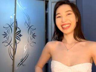 BreckElswick nude and sexy before cam for live chat