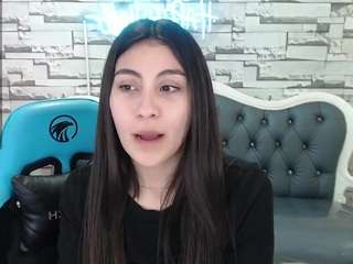 Carolina Moreno nude and sexy before cam for live chat