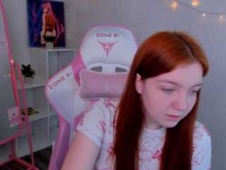 Carolyn-Foxy nude and sexy before cam for live chat