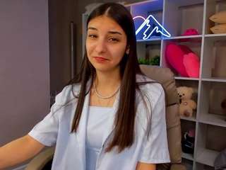 Carrie nude and sexy before cam for live chat
