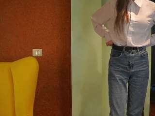 CatherineBellew nude and sexy before cam for live chat