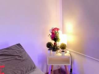 Cylie Lee nude and sexy before cam for live chat