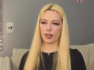 EarthaBeese nude and sexy before cam for live chat