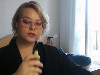 EmeraldDream nude and sexy before cam for live chat
