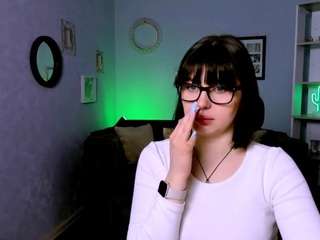 Erin-rose nude and sexy before cam for live chat