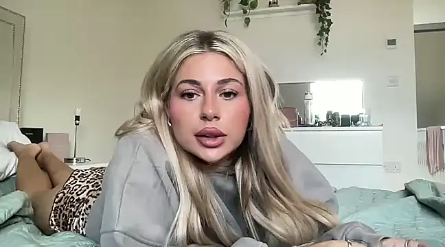 EShorty nude stripping on cam for live sex video chat