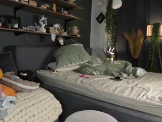 EugeniaDownton nude and sexy before cam for live chat