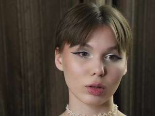 GuinevereHartell nude and sexy before cam for live chat