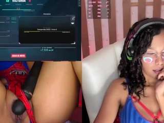 HylieBloom nude and sexy before cam for live chat