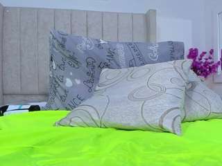 Juana_240 nude and sexy before cam for live chat