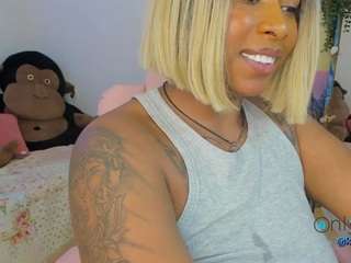 Kenya nude and sexy before cam for live chat