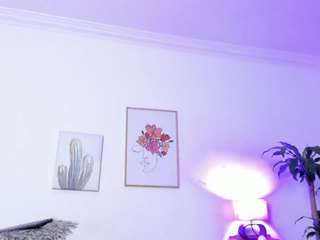 Lency-rose nude and sexy before cam for live chat