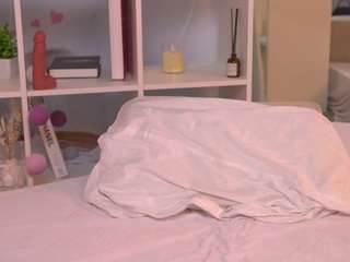 LisaMason nude and sexy before cam for live chat