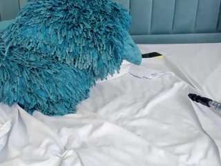 MarianaMature nude and sexy before cam for live chat
