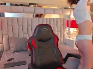 Mariiahneedles nude and sexy before cam for live chat