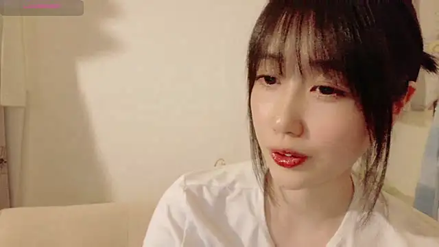 Momotaro-ch nude stripping on cam for live sex video chat