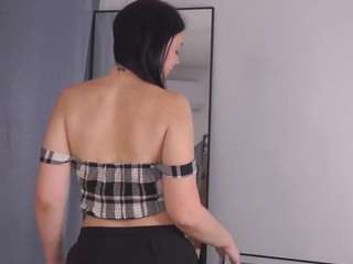 PollyGaillard nude and sexy before cam for live chat