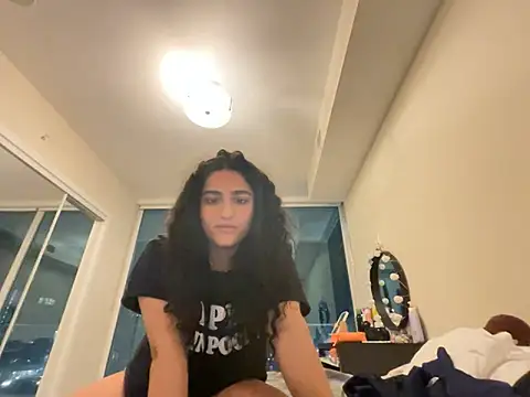 silkygemm nude stripping on cam for live sex video chat