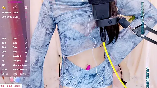 smile-03 nude stripping on cam for live sex video chat