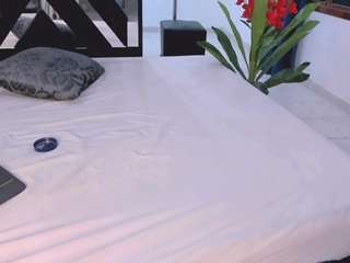 Sweett-tiny nude and sexy before cam for live chat