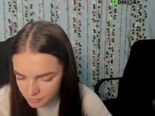 Allison-black nude and sexy before cam for live chat