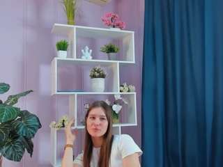 AnnisDale nude and sexy before cam for live chat