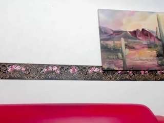 Crystal-Wallss nude and sexy before cam for live chat