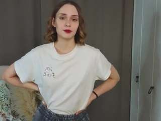 DarleneCannon nude and sexy before cam for live chat