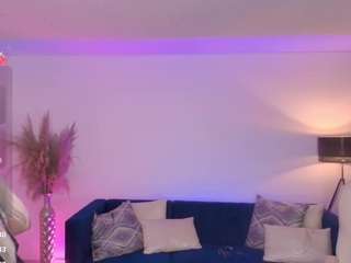 Emilly Smith, ♥ nude and sexy before cam for live chat