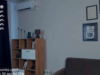 HollisBucker nude and sexy before cam for live chat