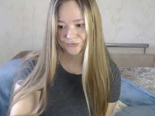 HoneyCaramelle nude and sexy before cam for live chat