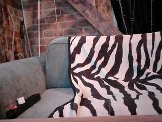 JillianMel nude and sexy before cam for live chat