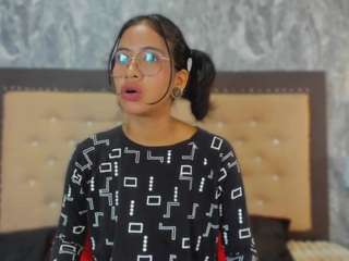 JuliKim nude and sexy before cam for live chat