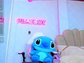 LaurenHu nude and sexy before cam for live chat