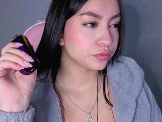 LyaMiller nude and sexy before cam for live chat