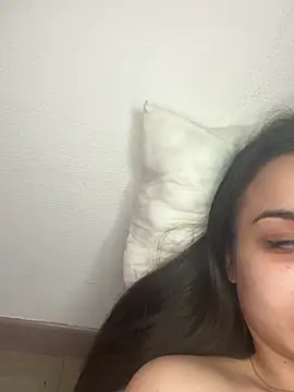 Maevvaa082444 nude stripping on cam for live sex video chat