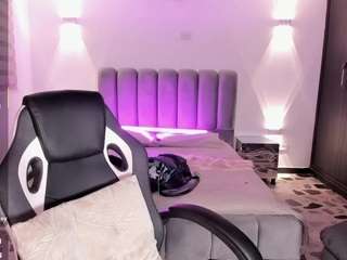 MariahLamour nude and sexy before cam for live chat