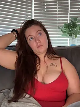 MaskedMollyxo nude stripping on cam for live sex video chat