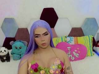Miss-adriana nude and sexy before cam for live chat