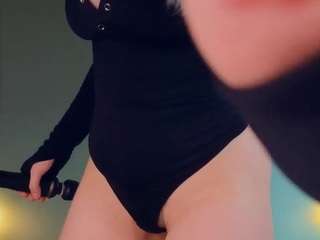 MoireCruise nude and sexy before cam for live chat