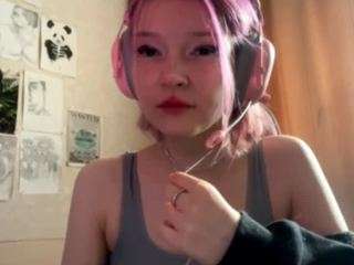MoireGorse nude and sexy before cam for live chat