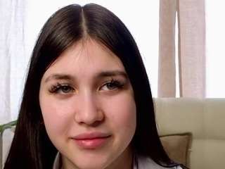NoreenAngwin nude and sexy before cam for live chat