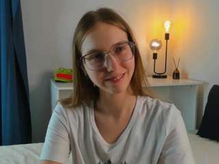 OdeliaEsser nude and sexy before cam for live chat