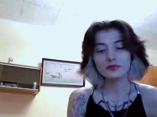 PeggyBulmer nude and sexy before cam for live chat