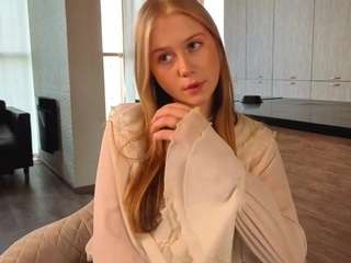 PrimroseGelling nude and sexy before cam for live chat