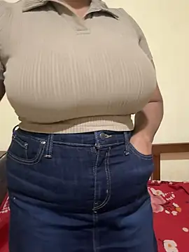 Pussycatstar nude stripping on cam for live sex video chat