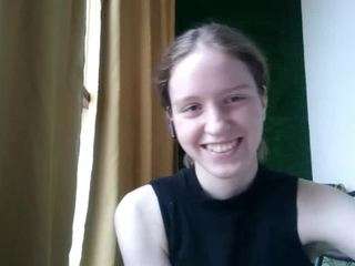 QuennaBudlong nude and sexy before cam for live chat
