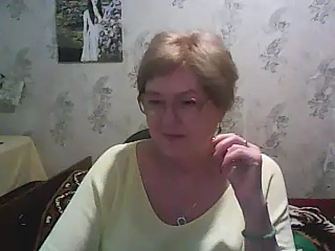 Renata6201 nude stripping on cam for live sex video chat