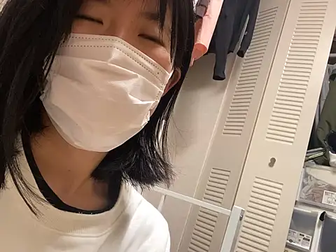 riri_riri_jp nude stripping on cam for live sex video chat
